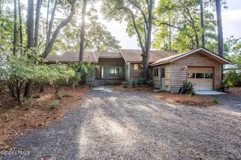 129 Alston Rd, Beaufort, SC 29907
