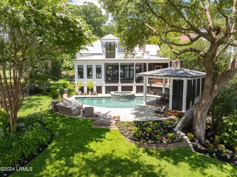 14 Wrights Point Cir, Beaufort, SC 29902