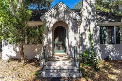 2107 North St, Beaufort, SC 29902