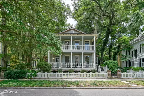 29 Newpoint Rd, Beaufort, SC 29907