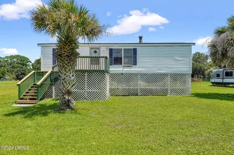 13 View Point Cir, Saint Helena Island, SC 29920