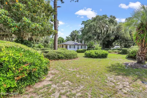 1181 Sea Island Pkwy, Saint Helena Island, SC 29920