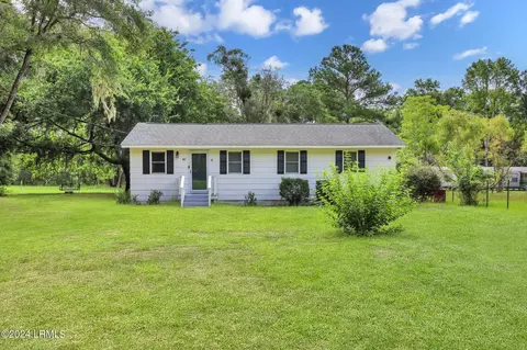 62 Reunion Rd, Saint Helena Island, SC 29920