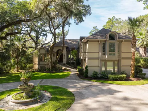 21 Cedar Ln, Hilton Head Island, SC 29926