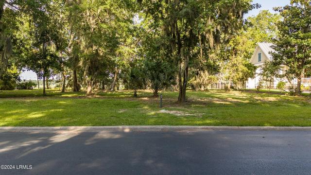 245 De La Gaye Pt, Beaufort, SC 29902