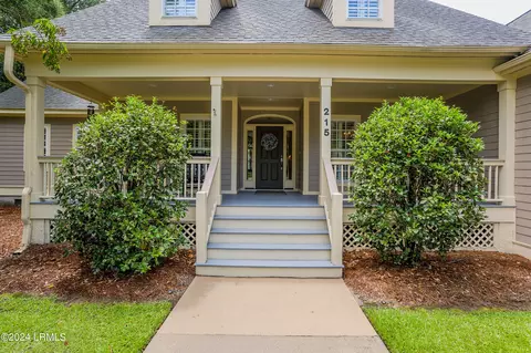 215 Old Plantation Dr W, Beaufort, SC 29907