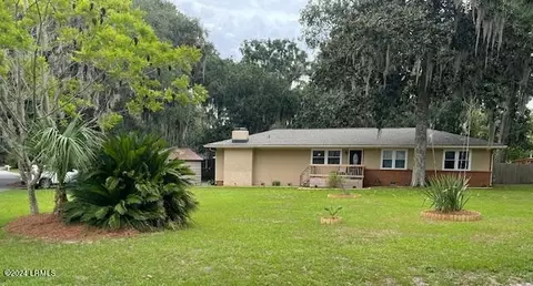 3005 Broad River Dr, Beaufort, SC 29906