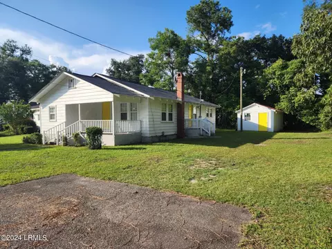156 Maple St W, Varnville, SC 29944