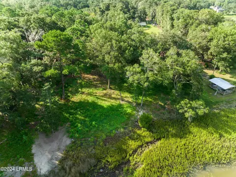 17 Olde Church Rd, Saint Helena Island, SC 29920