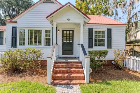 920 La Chere St, Beaufort, SC 29902