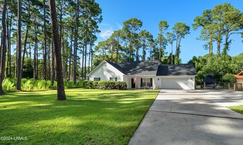 12 Thomas Sumter St, Beaufort, SC 29907