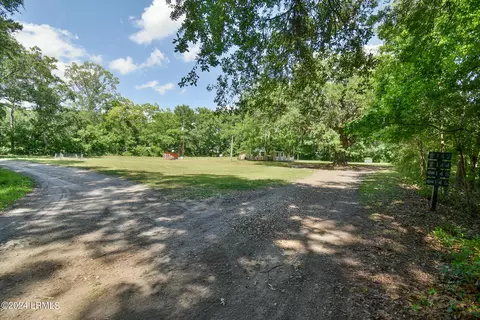 142 Middlefield Cir, Seabrook, SC 29940