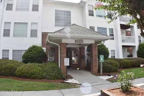 1231 Ladys Island Dr #318, Port Royal, SC 29935
