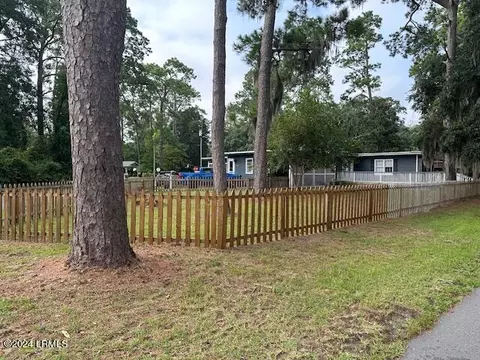 2103 Wilson Dr, Beaufort, SC 29902