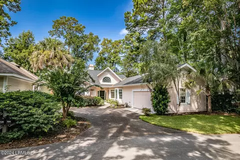 724 N Reeve Rd, Saint Helena Island, SC 29920