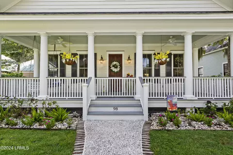 98 Ponvert Dr, Beaufort, SC 29902