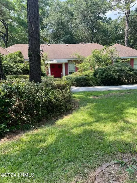 8 Pickens St N, Beaufort, SC 29907