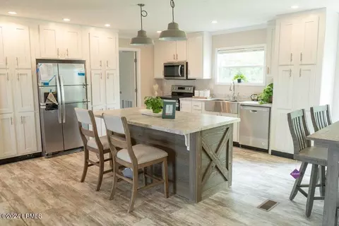 46 Lacy Love Ct, Ridgeland, SC 29936