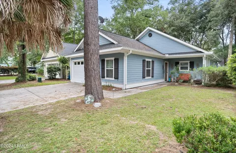 15 Carolina Village Cir, Beaufort, SC 29906