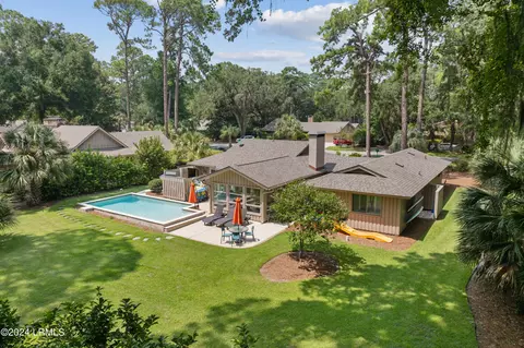 15 Old Military Rd, Hilton Head Island, SC 29928