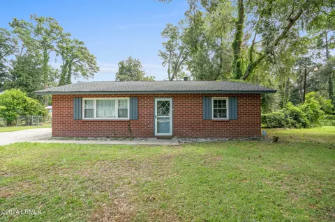 916 Belleview Cir W, Beaufort, SC 29902