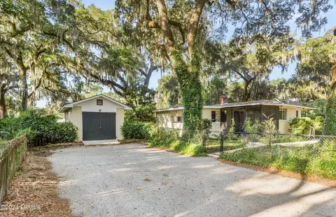 2800 Mossy Oaks Rd, Beaufort, SC 29902