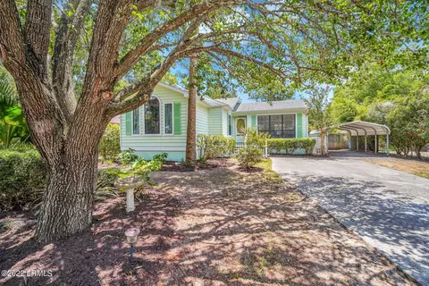 2911 Waters Edge Ct E, Beaufort, SC 29902