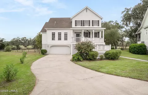 61 Bostick Cir, Beaufort, SC 29902