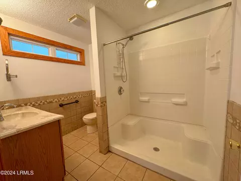 Bath - 615 Lightsey Street Ext, Hampton, SC 29924 photo 2 of 4