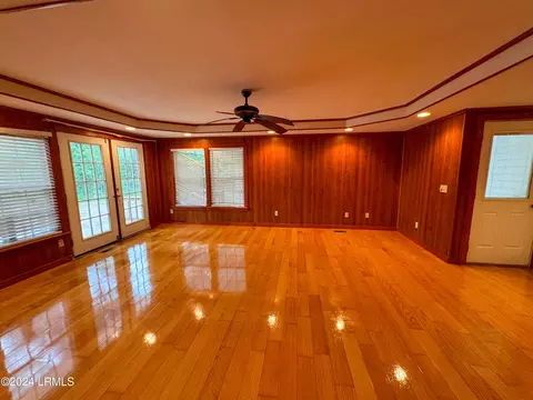 Living - 615 Lightsey Street Ext, Hampton, SC 29924 photo 1 of 3
