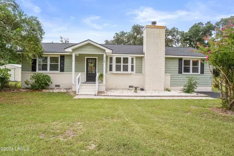 1109 15th St, Port Royal, SC 29935