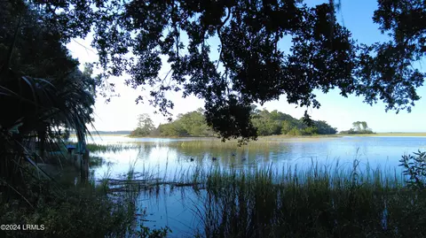 506 Broad River Dr, Beaufort, SC 29906