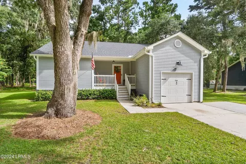 4 Arbor Ln, Saint Helena Island, SC 29920