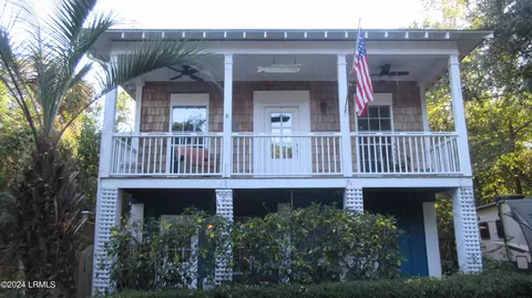 572 Sea Island Pkwy, Saint Helena Island, SC 29920