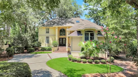 5 Clarendon Ln, Hilton Head Island, SC 29928