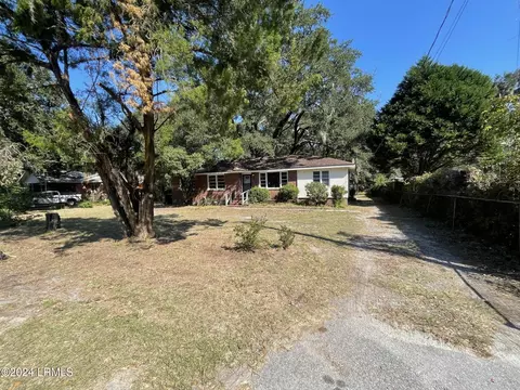 1701 Battery Creek Rd, Beaufort, SC 29902