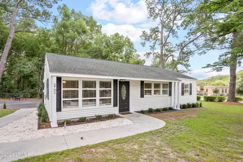 2702 Jones Ave, Beaufort, SC 29902