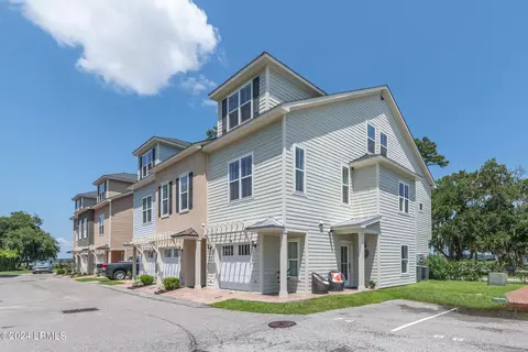 74 Battery Creek Club Dr, Beaufort, SC 29902
