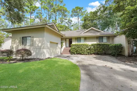 55 Oak Ct, Hilton Head Island, SC 29928