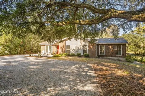 1504 Sycamore St, Beaufort, SC 29902