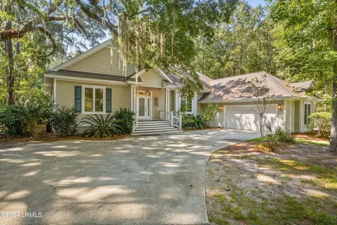 8 N Oak Forest Dr, Okatie, SC 29909
