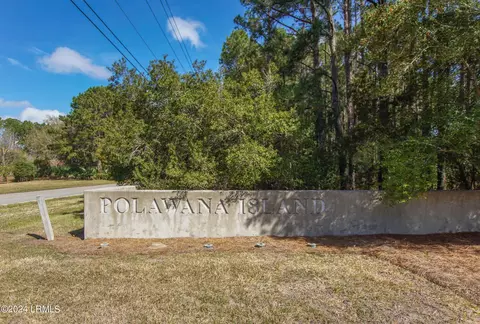 58 Old Smugglers Wharf Rd, Saint Helena Island, SC 29920