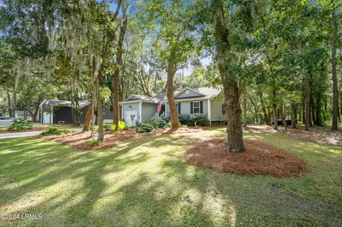 9 Arbor Ln, Saint Helena Island, SC 29920