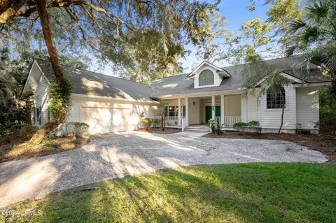 861 Island Cir W, Saint Helena Island, SC 29920