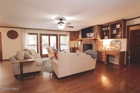 209 Harriett St, Hampton, SC 29924 photo 4