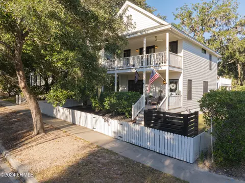 105 Bryan Dr, Beaufort, SC 29902