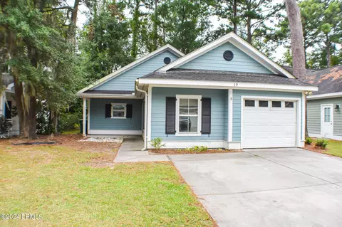 19 Carolina Village Cir, Beaufort, SC 29906