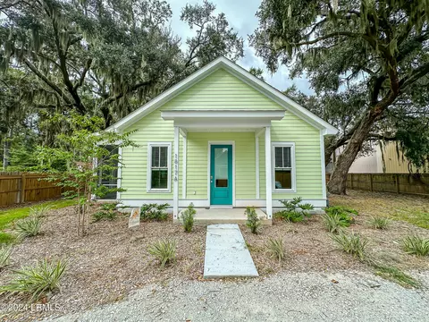 1817 Royal Palms Rd #A, Port Royal, SC 29935