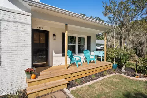 1302 Newcastle St, Beaufort, SC 29902