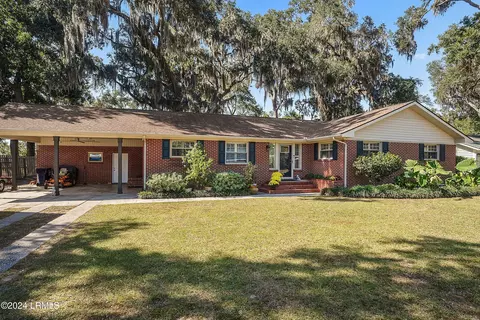 2008 Broad River Dr, Beaufort, SC 29906